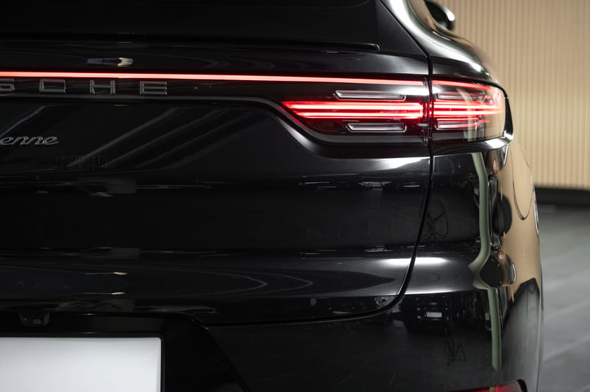 Bilde 4 av Porsche Cayenne E-Hybrid Coupé Platinium Edition Rear-Axel/Sportseksos/Matrix