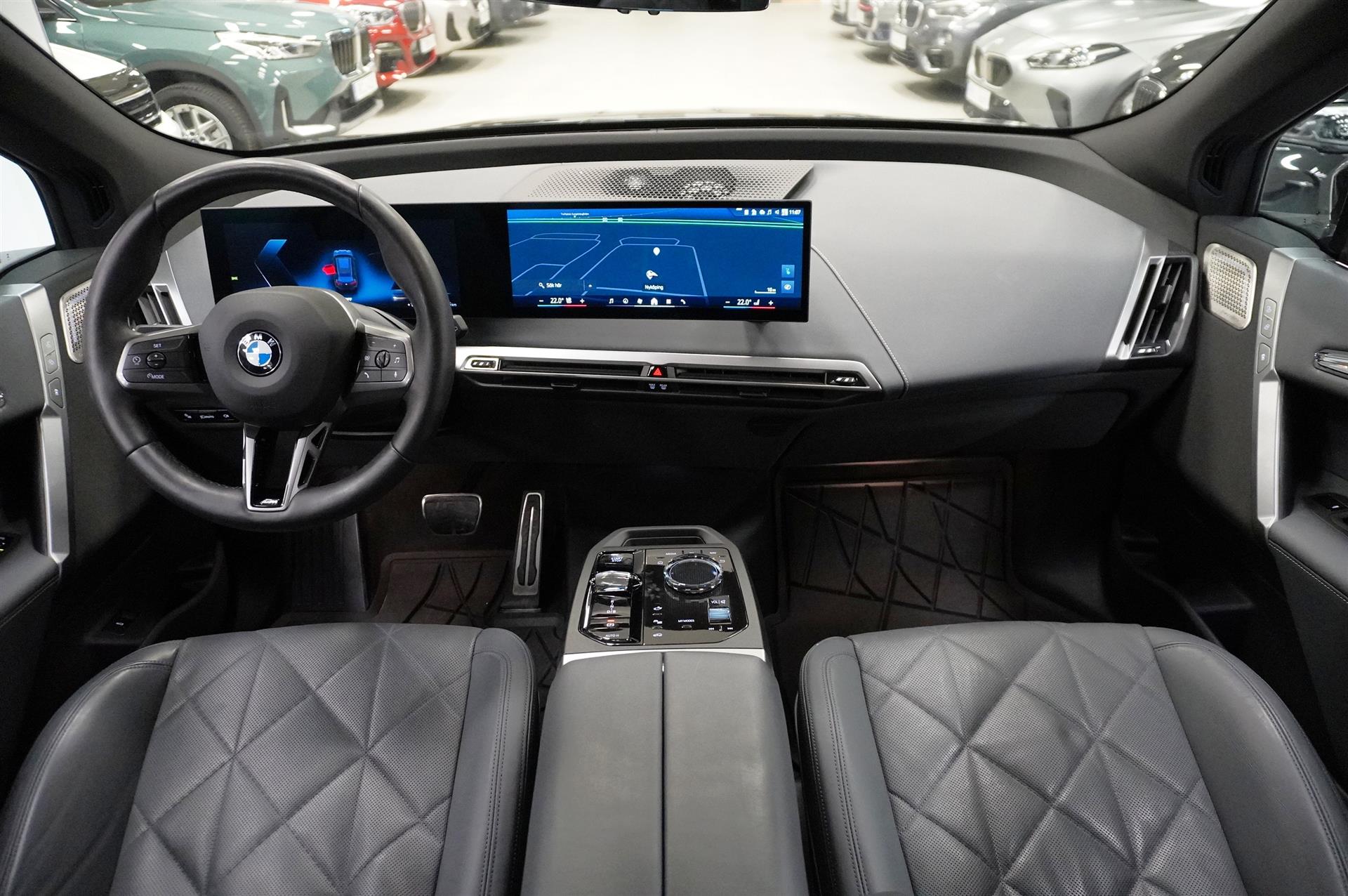 BMW iX xDrive60, 544hk, 2025