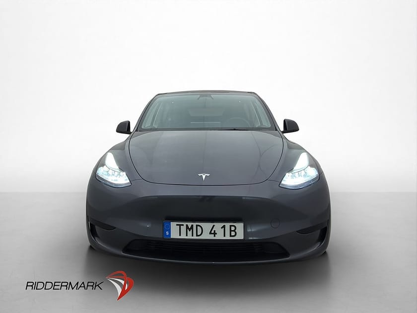 Bild 3 av Tesla Model Y Standard Range RWD En-Brukare Drag Autopilot