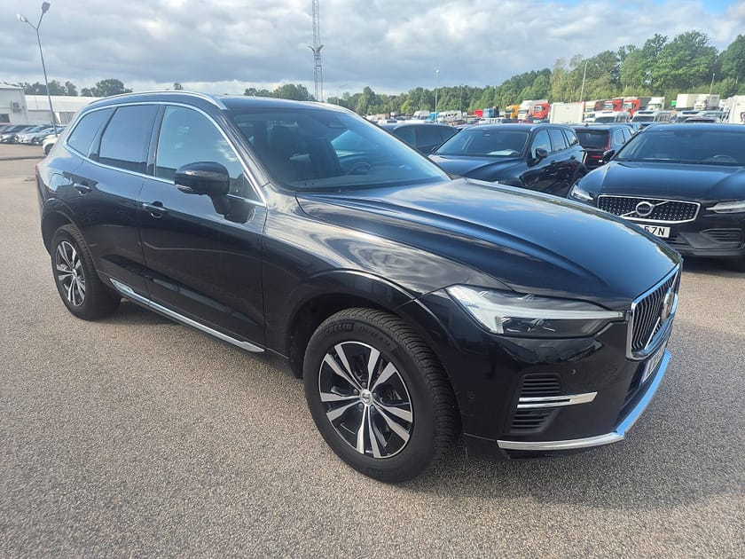 Bild 2 av Volvo XC60 T6 Recharge Core Bright plug in AWD 350HK 4x4 Panorama