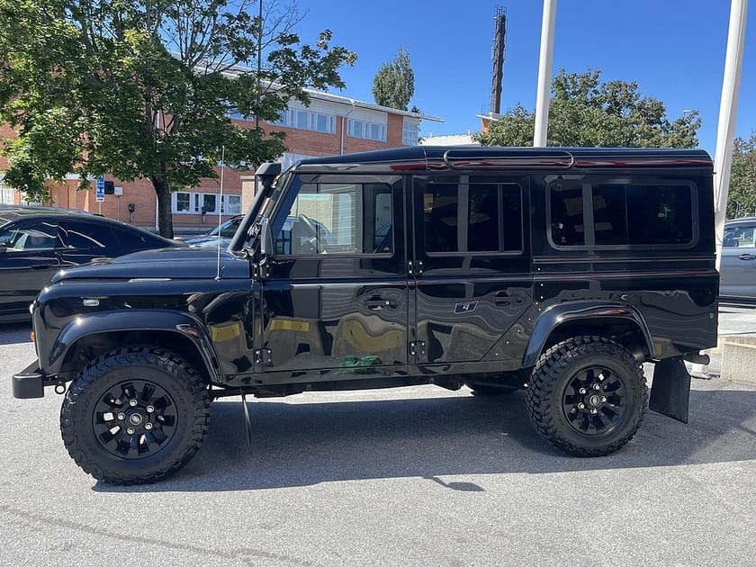 Bild 4 av Land Rover Defender 110 Kombi 2.2 TD4 XS Black Design Pack | Sista generationen