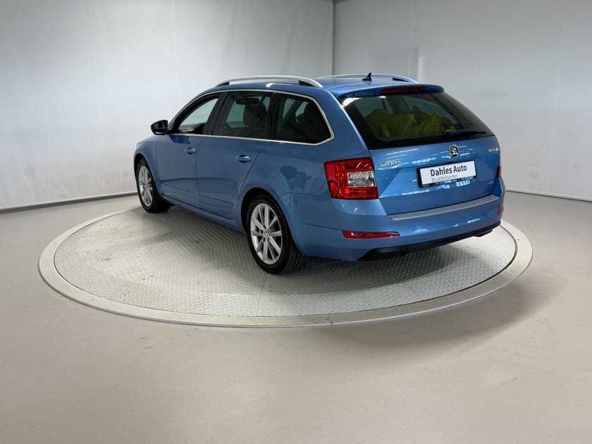 Bilde 4 av Škoda Octavia Stasjonsvogn Style 1,6 110hk 4x4 Outlet! Cruise/Krok/Kam/Weba/Canton