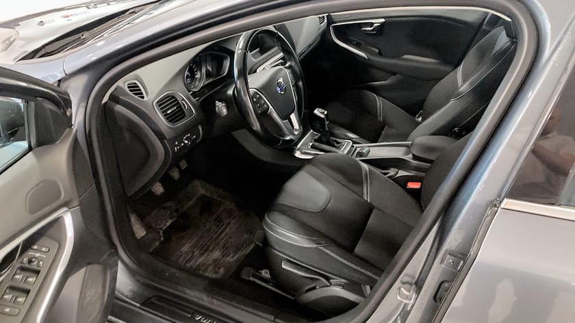 Bild 4 av Volvo V40 T3 Manuell, 150hk,  Inga garantier