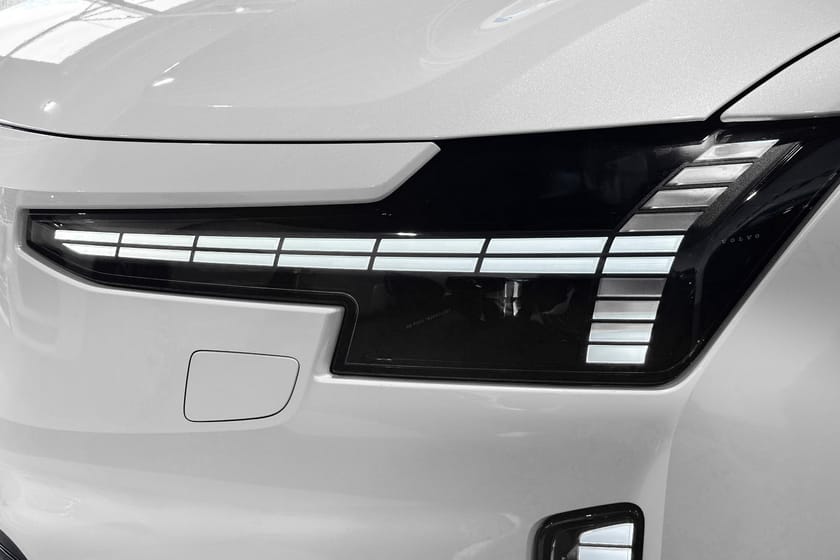 Bilde 2 av Volvo ES90 Single Motor Extended Range Ultra Massasje|22"|Luft|B&W