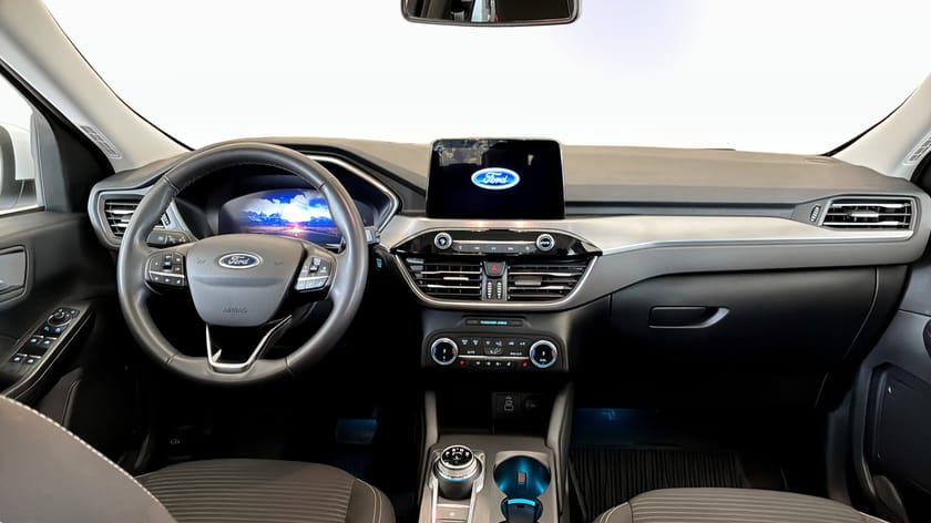 Bild 4 av Ford Kuga Plug-In Hybrid TITANIUM 2.5 FWD 225HK CVT