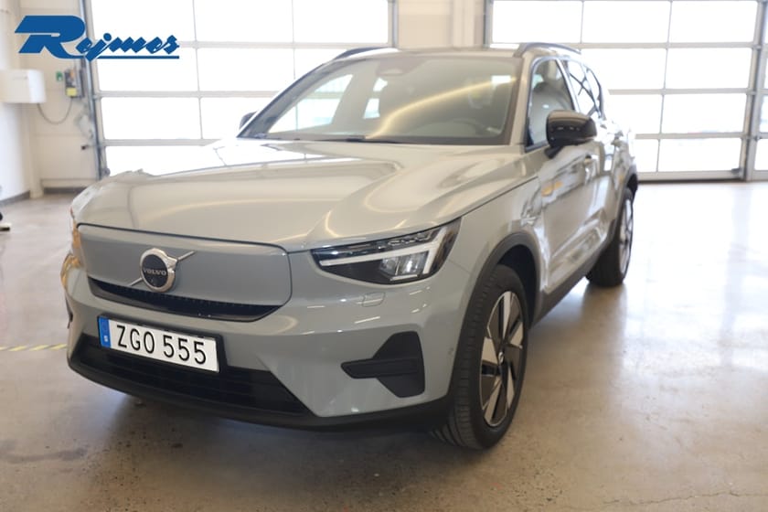 Bild 1 av Volvo EX40 Single Motor Extended Range R Core SE