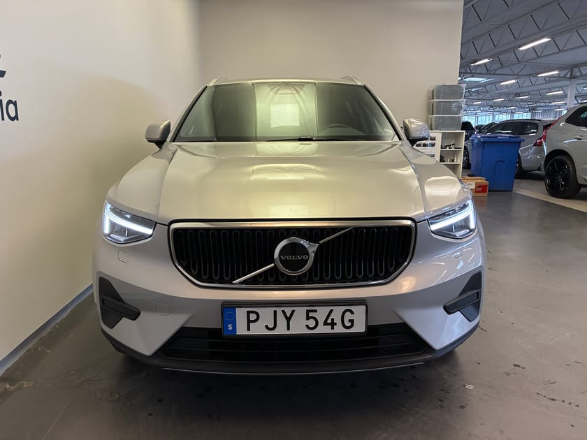 Bild 2 av Volvo XC40 B4 FWD Bensin Core SE II / Keyless / Navigation / Backkamera /