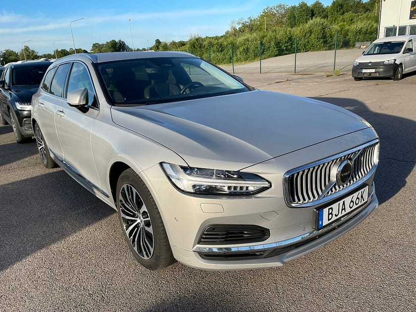 Bild 2 av Volvo V90 T6 Recharge Core Bright plug in AWD 350HK 4x4