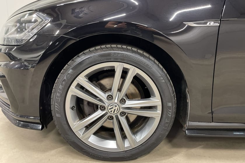 Bild 5 av Volkswagen Golf Sportscombi R-line 1.5 TSI 150hk *V-hjul/Drag/B-kamera*