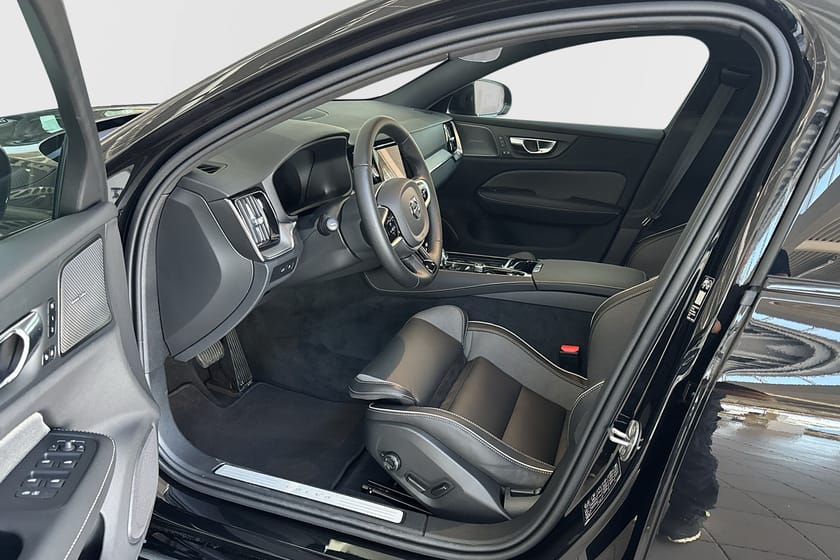 Bild 4 av Volvo V60 T8 Plus Dark Nordic Edition