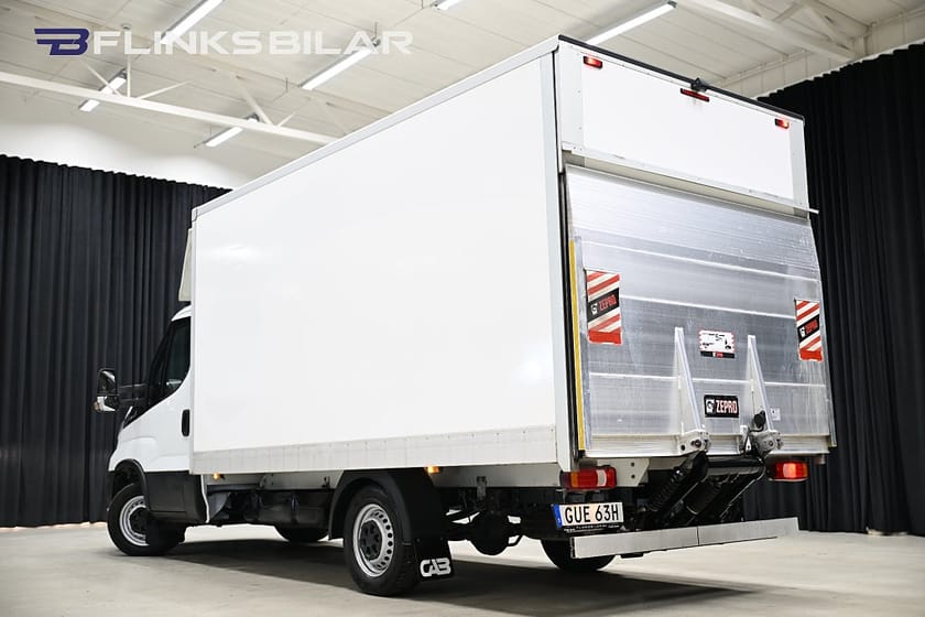 Bild 2 av Iveco Daily 35-140 Chassi Cab 136HK Automat|Volymskåp|BGLyft|Sidodörr|Backkamera|Moms