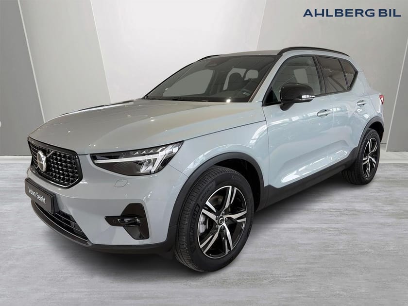 Bild 5 av Volvo XC40 B3 FWD Bensin Plus Dark, Klimatpaket, Förarstödpaket, Dragkrok Halvautomatisk, Parkeringskamera Bak, Google Maps