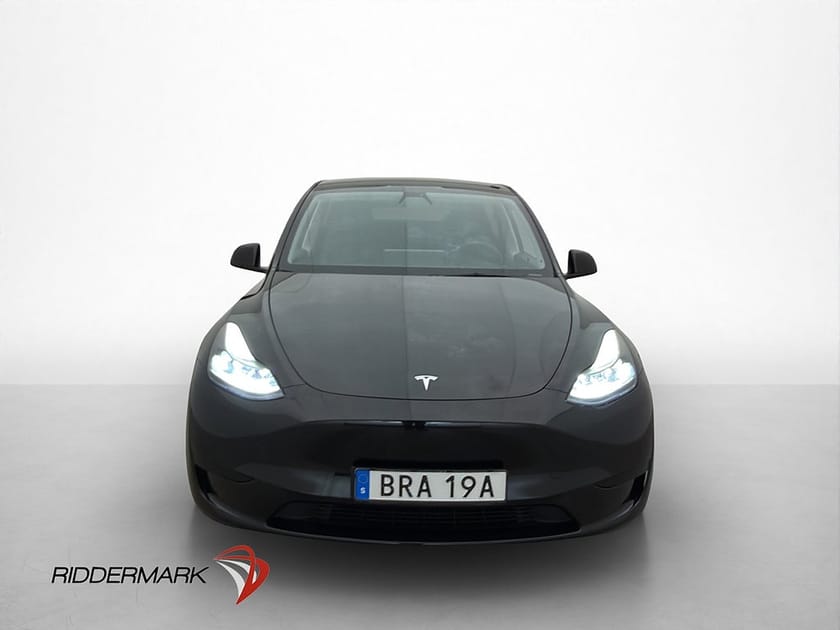 Bild 3 av Tesla Model Y Standard Range RWD 299hk Dragkrok Pano Svensksåld