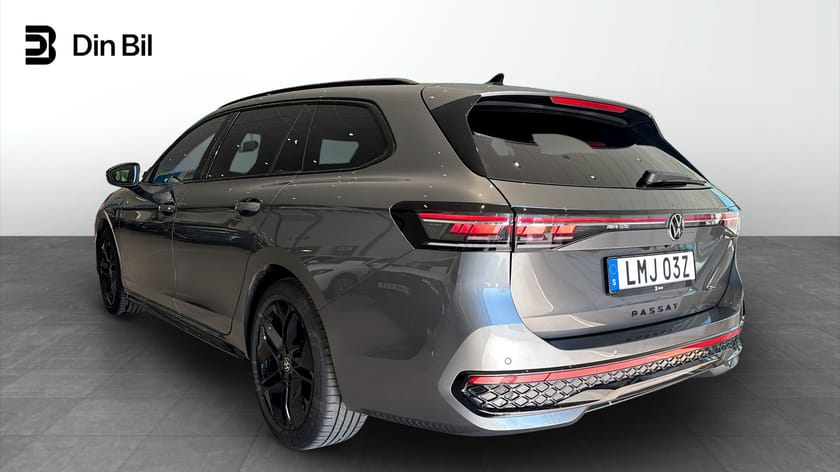 Bild 3 av Volkswagen Passat Variant eHybrid Sportscombi R-LINE 272 hk Drag/Värmare/Panoram