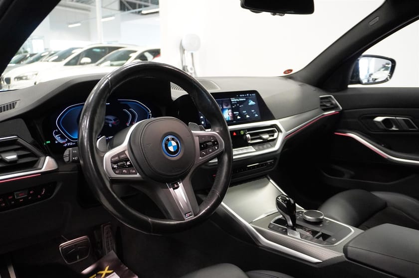 Bild 5 av BMW 330e xDrive Touring M Sport Drag Aktiv Fartpilot HiFi