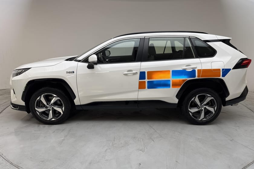 Bild 2 av Toyota RAV4 Plug-in Hybrid 2.5 PHEV AWDi (306hk) Lågmilad Vinterhjul