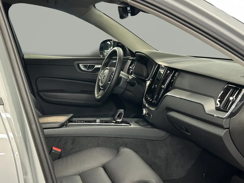 Bild 6 av 13 – Volvo XC60 T6 Plus Dark Edition Plus Edition