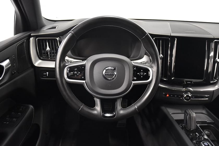 Bild 2 av Volvo XC60 B4 AWD R-design HUD VOC D-värm H/K Dragkrok