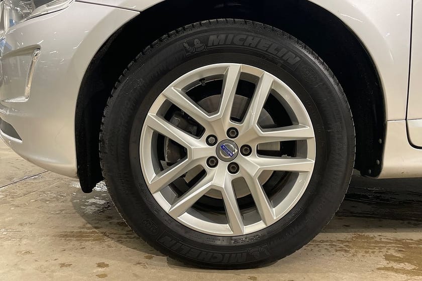 Bild 5 av Volvo XC60 D4 AWD Classic Momentum Driver Alert / VOC / Rattvärme