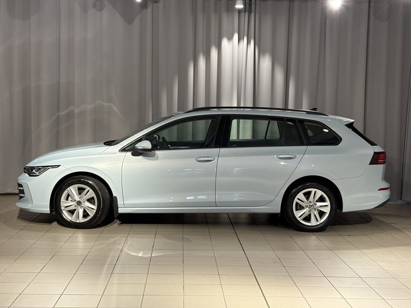 Bild 2 av Volkswagen Golf Sportscombi LIFE 1.5 ETSI 150hk Drag Värmare