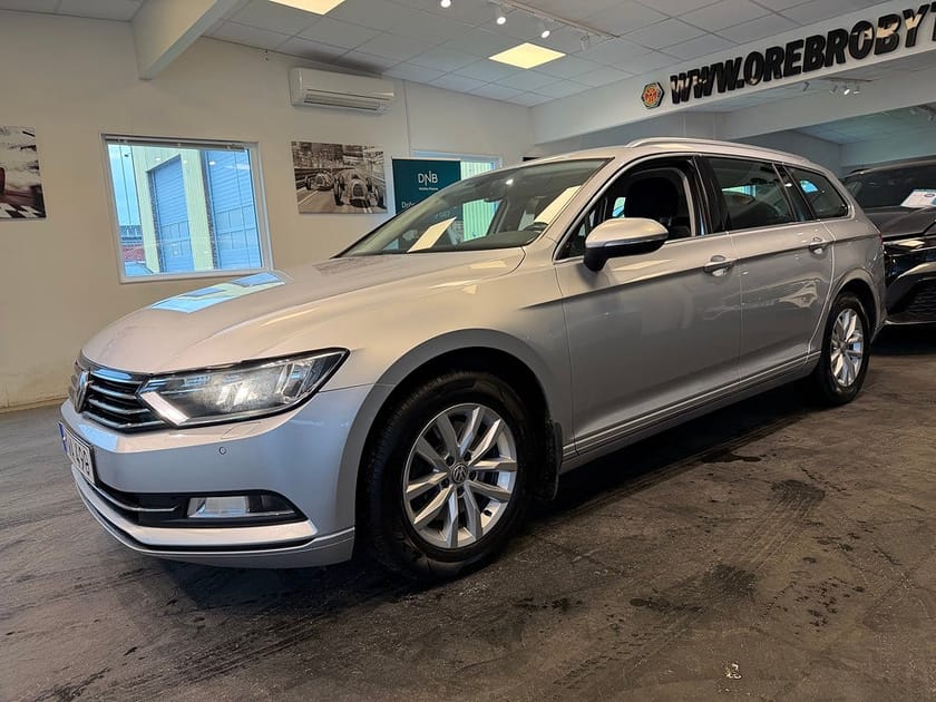 Bild 2 av Volkswagen Passat Sportscombi 1.4 TSI ACT Drag Cockpit B-kamera Carplay