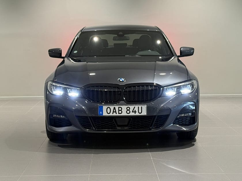 Bild 2 av BMW 330e Sedan M sport Adpt Farth Hifi Rattvärme 19" PDC Sportstolar