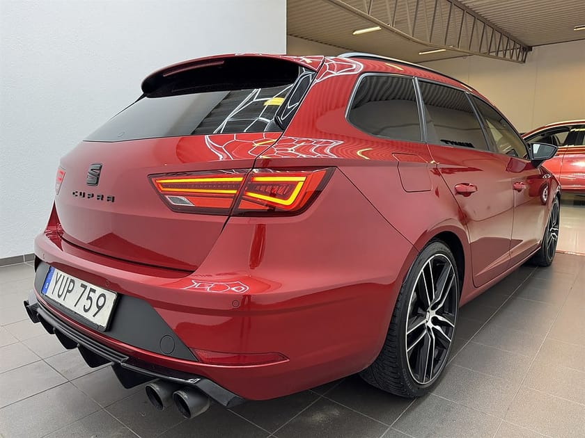 Bild 3 av SEAT León Cupra ST 4Drive 300hk Milltek/Navi/Adaptiv F/Beats/Carplay/Nyser