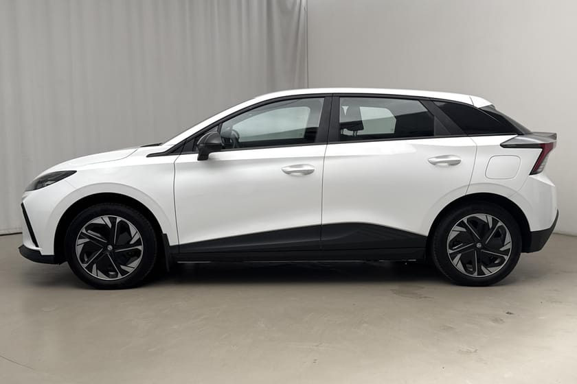 Bild 2 av MG 4 Electric Standard Range MG4 51kWh (170hk) Lågmilad LED-strålkastare