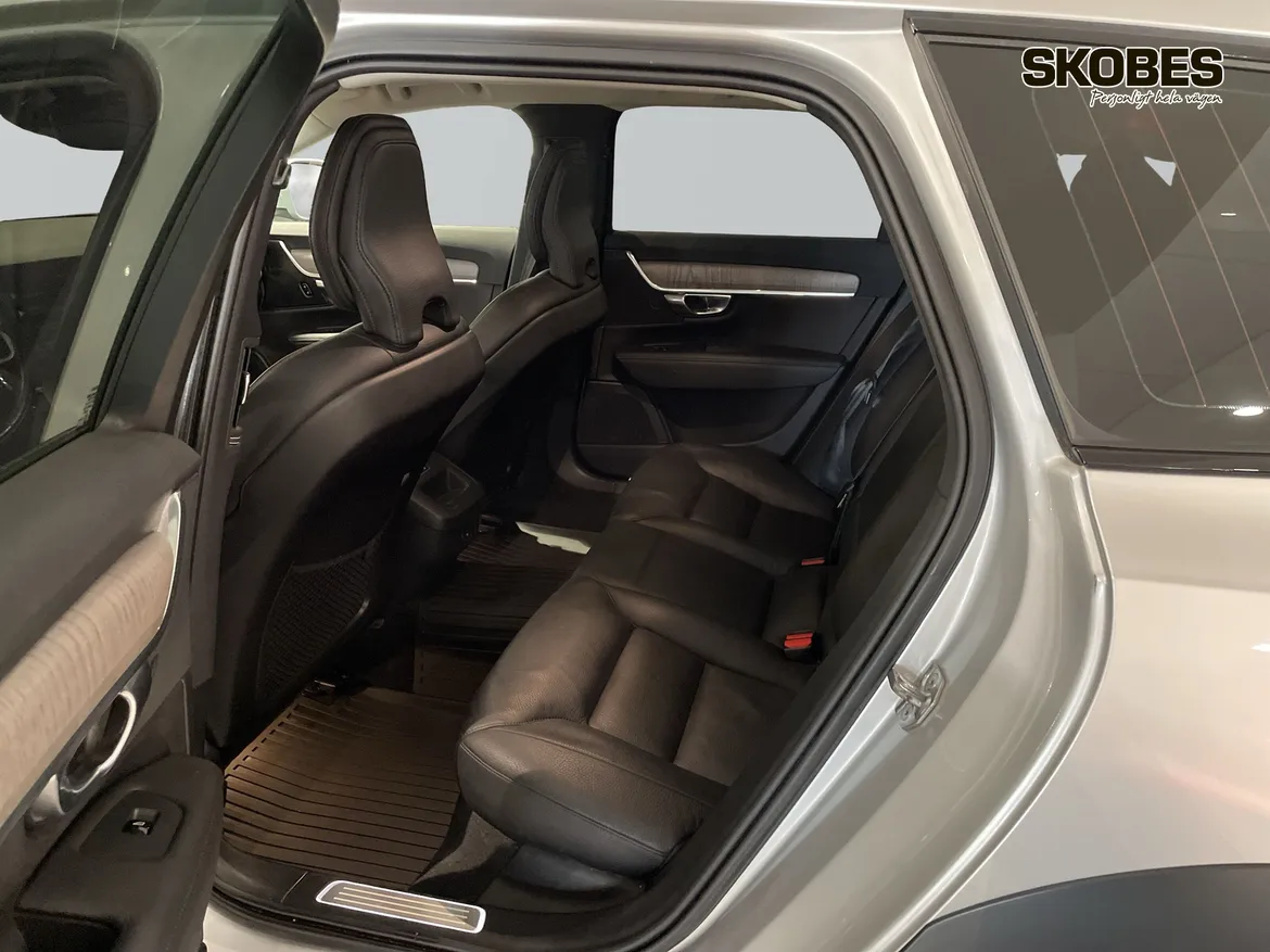 Volvo V90 Cross Country