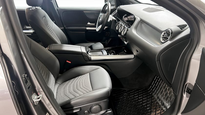 Bild 3 av Mercedes-Benz GLA 250 e Panorama Dragkrok Keyless Go