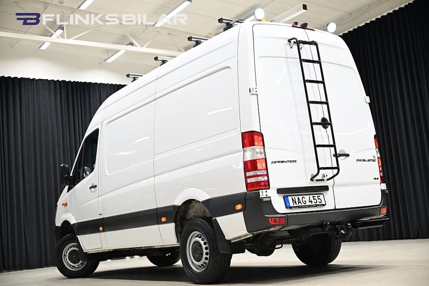 Bild 4 av Mercedes-Benz Sprinter 316 BlueTEC 4MATIC Skåpbil 163HK Inredning|Drag|Värmare|Backkamera