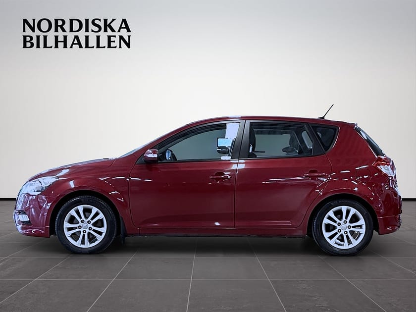 Bild 4 av Kia cee'd 1.6 CRDi EX Dragkrok Värmare P-sensorer