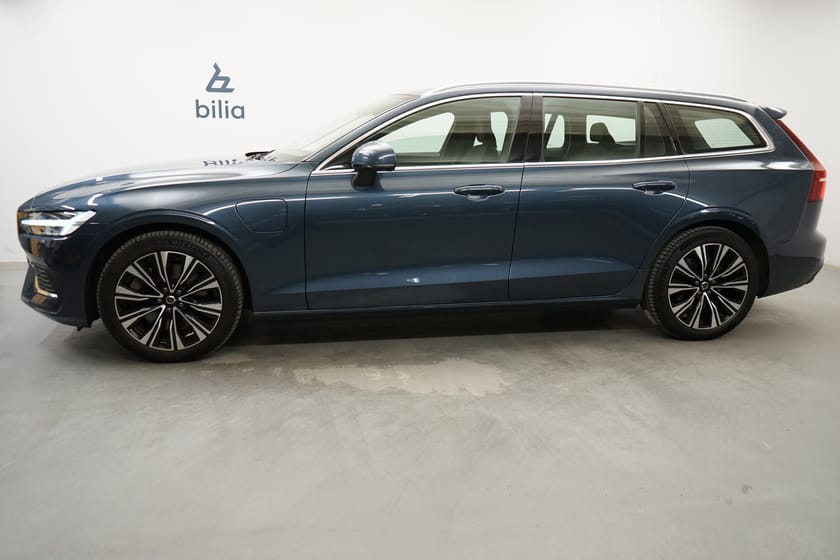 Bild 2 av Volvo V60 Recharge T6 Core Bright, Dragkrok, Navigation, on call, Förarstol elmanövrerad