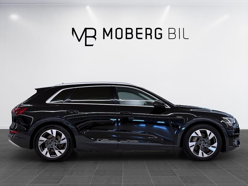 Bild 4 av Audi e-tron 55 quattro 408hk AWD Drag Läder Värmare PDC Keyless