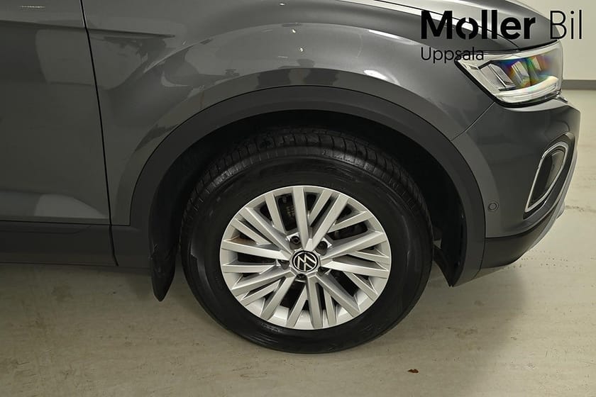Bild 3 av Volkswagen T-Roc 1.5 TSI 150hk, Cockpit, Assistanspaket