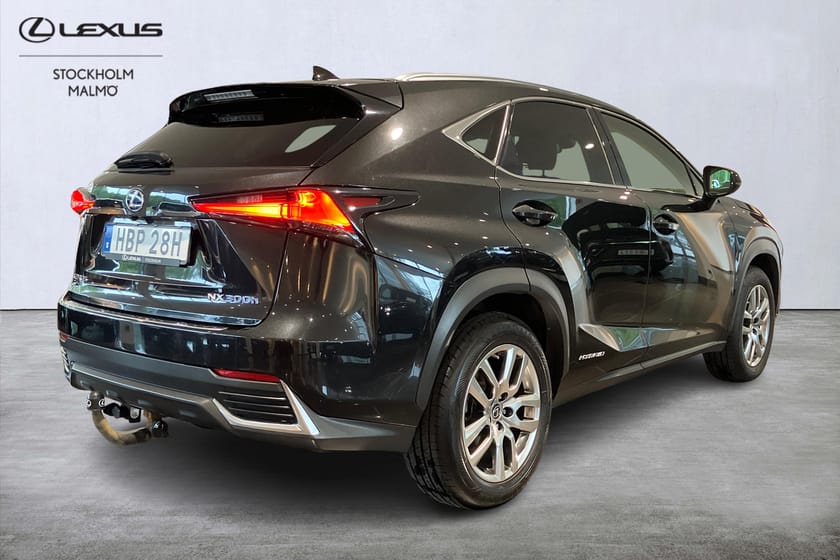 Bild 5 av Lexus NX 300h AWD Executive 197hk Drag Navi Webasto Keyless Carplay B-kamera