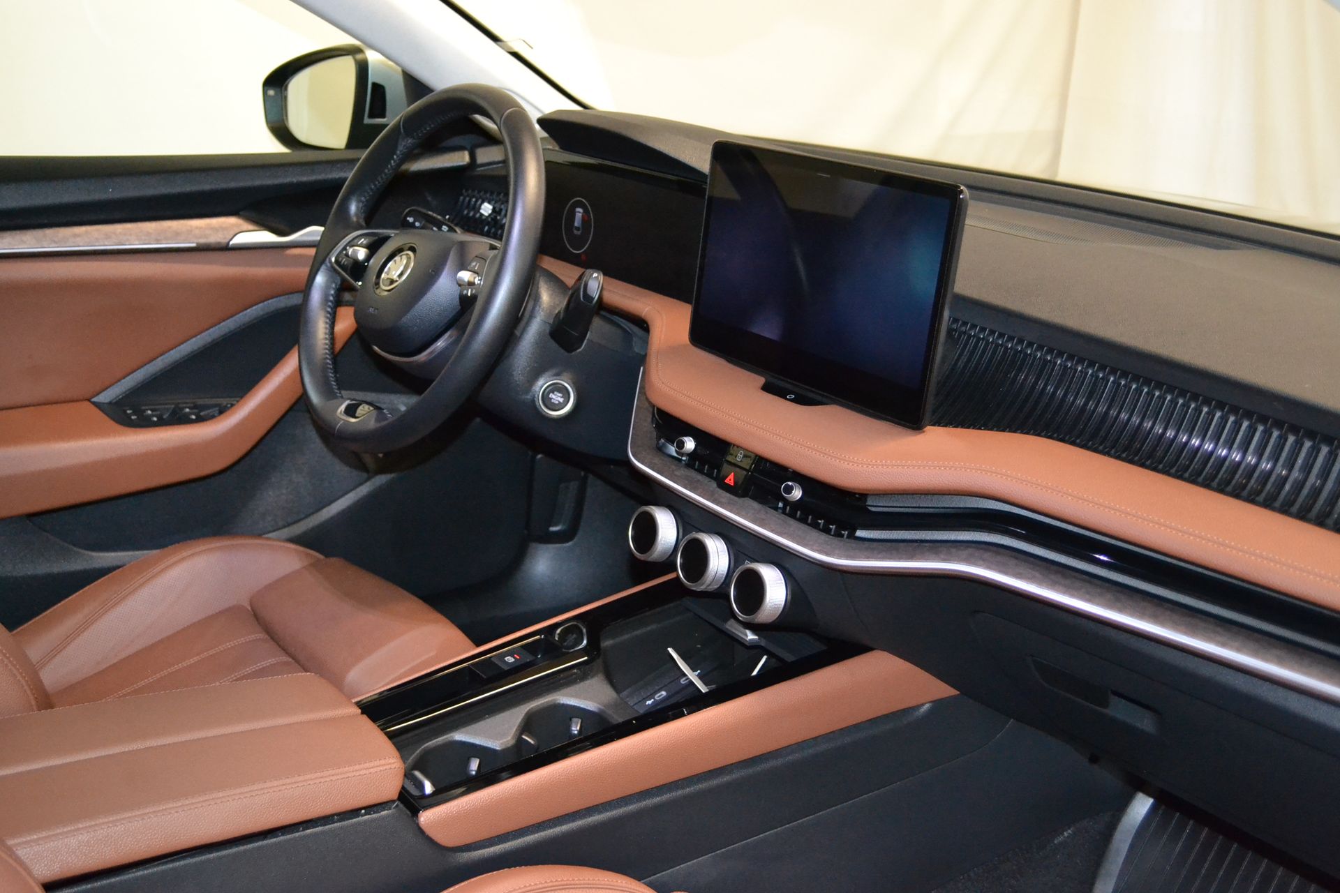 Skoda Superb 2024, kuva 7/10