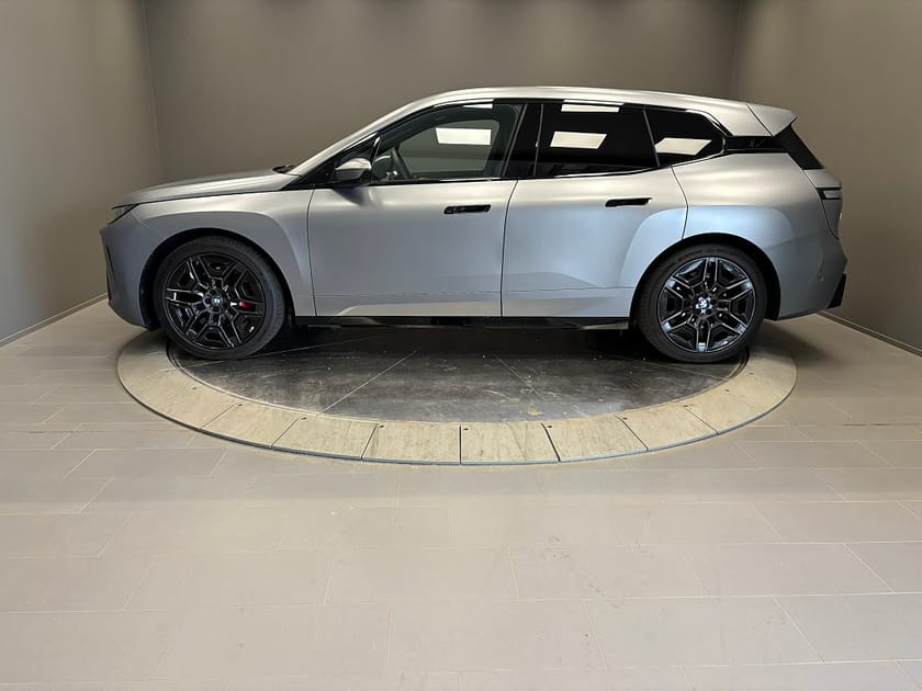 Bild 2 av BMW iX xDrive60