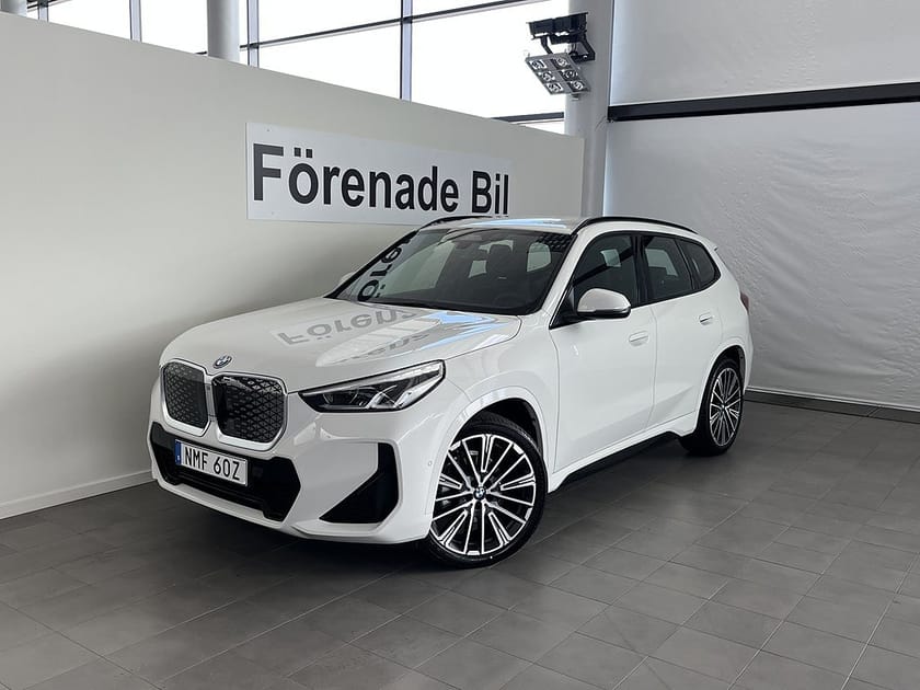 Bild 1 av BMW iX1 eDrive20 M Sport Rattvärme Drag Adpt Farth Sportstolar