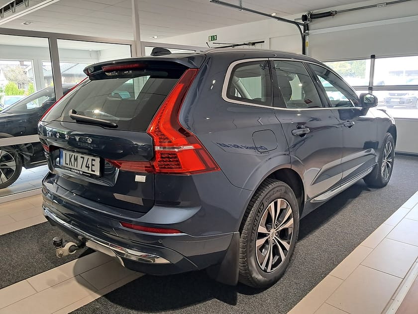 Bild 4 av Volvo XC60 T6 Recharge Core Bright plug in AWD 350HK 4x4 Panorama