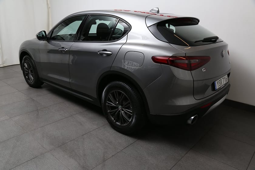 Bild 4 av Alfa Romeo Stelvio 2,0 Turbo 16V Q4 200hk AWD Aut