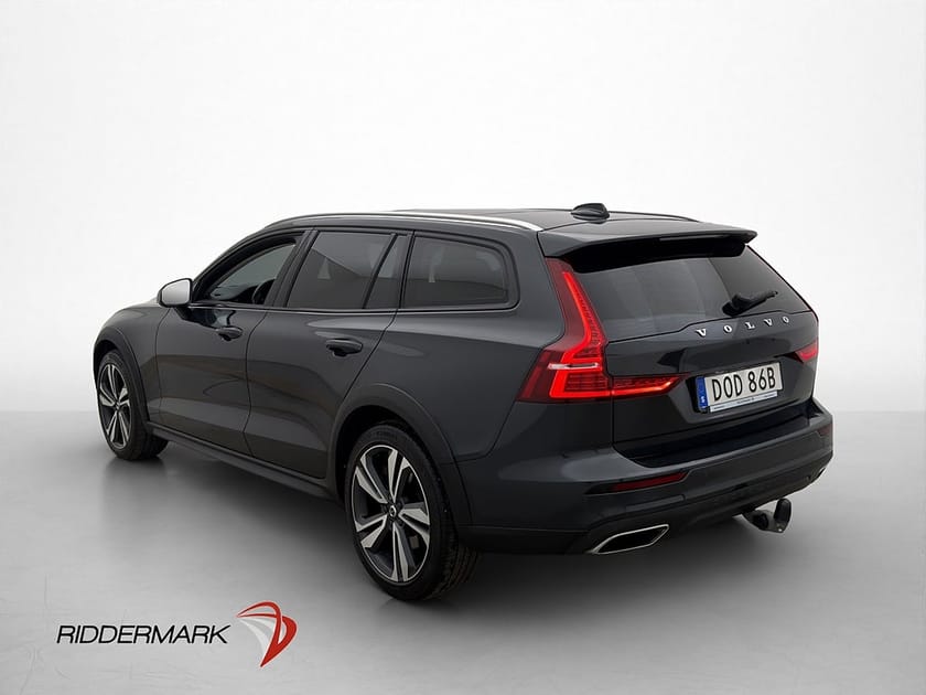 Bild 5 av Volvo V60 Cross Country D4 190hk AWD Pano B&W Skinn 360° HUD