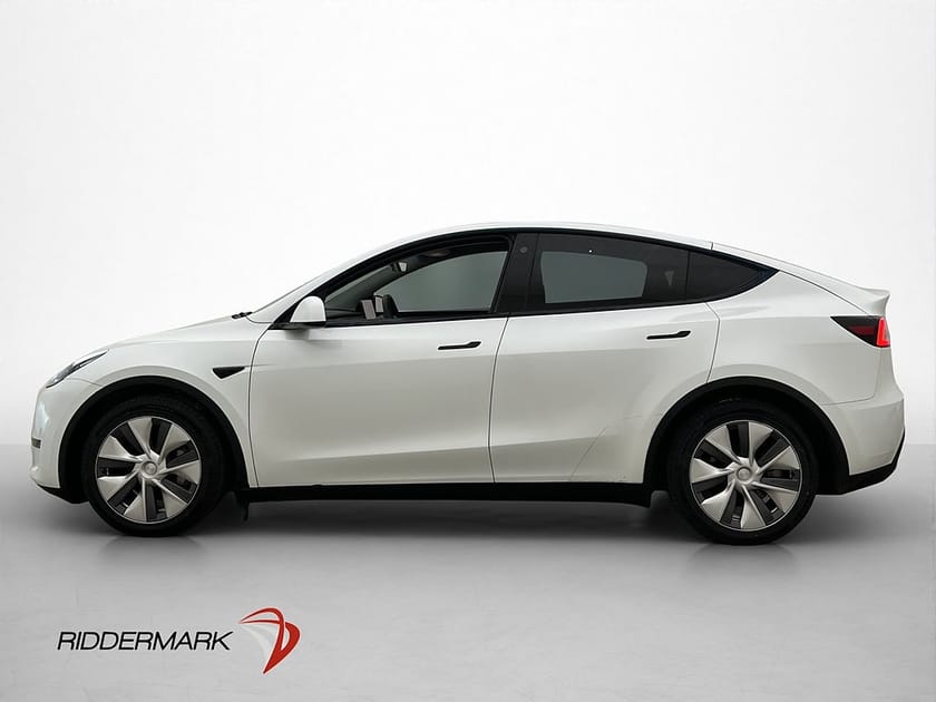 Bild 5 av Tesla Model Y Long Range AWD Dragkrok Pano Svensksåld MOMS