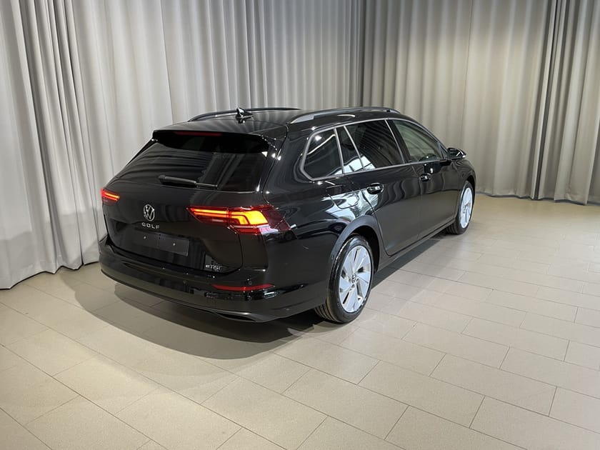 Bild 5 av Volkswagen Golf Sportscombi SC Edition 1,5 eTSI 150 HK DSG, Drag/Metallic