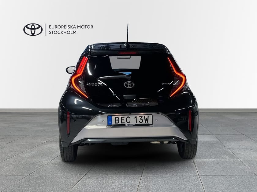 Bild 4 av Toyota Aygo X Hybrid 1,5 ENVY / JBL / Canvas-tak / V-Hjul