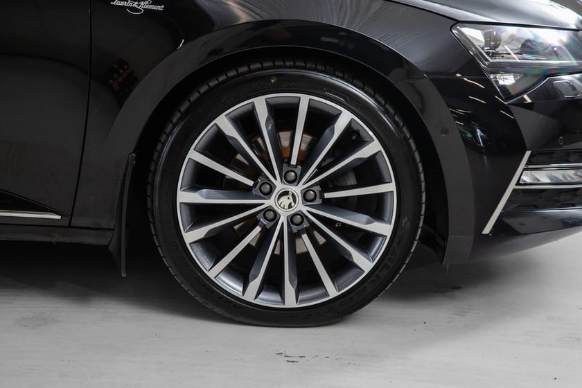 Bilde 4 av Škoda Superb Stasjonsvogn L&K/4X4/190HK/KROK/ACC/MEMO/SKINN/BLIS/MATRIX/WEBASTO/