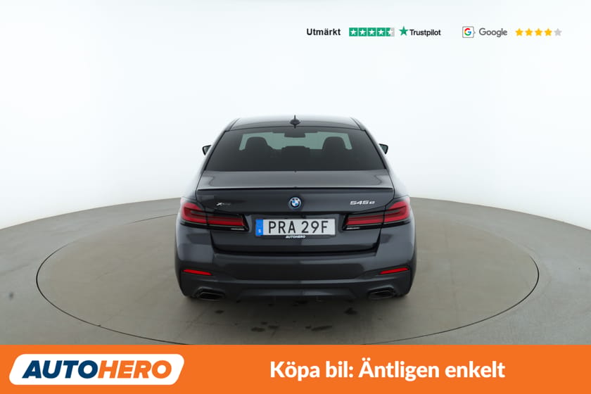 Bild 4 av BMW 545e xDrive Sedan M Sport / Park assist, 360-kamera, Rattvärme, H/K