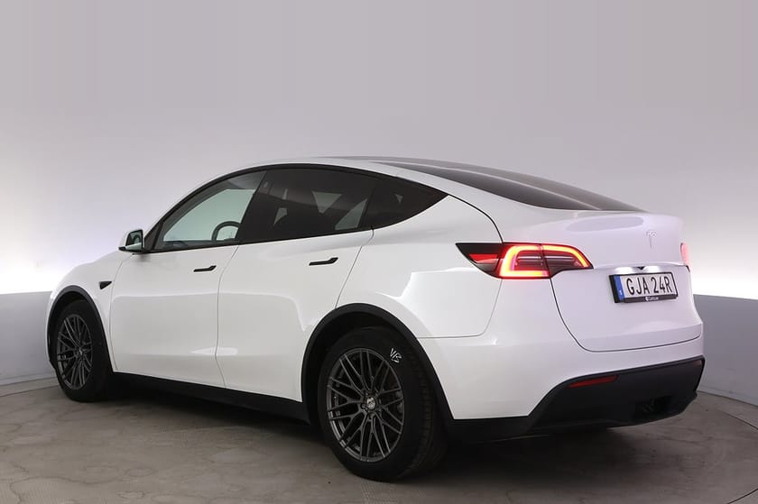 Bild 4 av Tesla Model Y Long Range AWD Autopilot Pano Drag