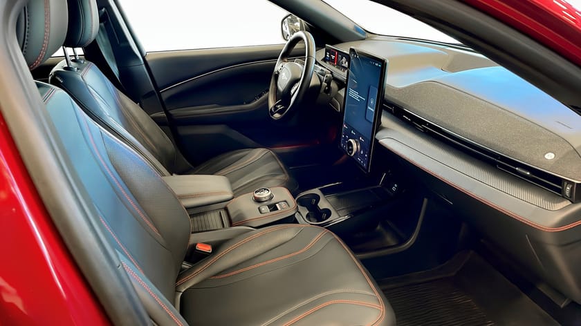 Bild 3 av Ford Mustang Mach-E Long Range AWD / B&O / 360-kamera