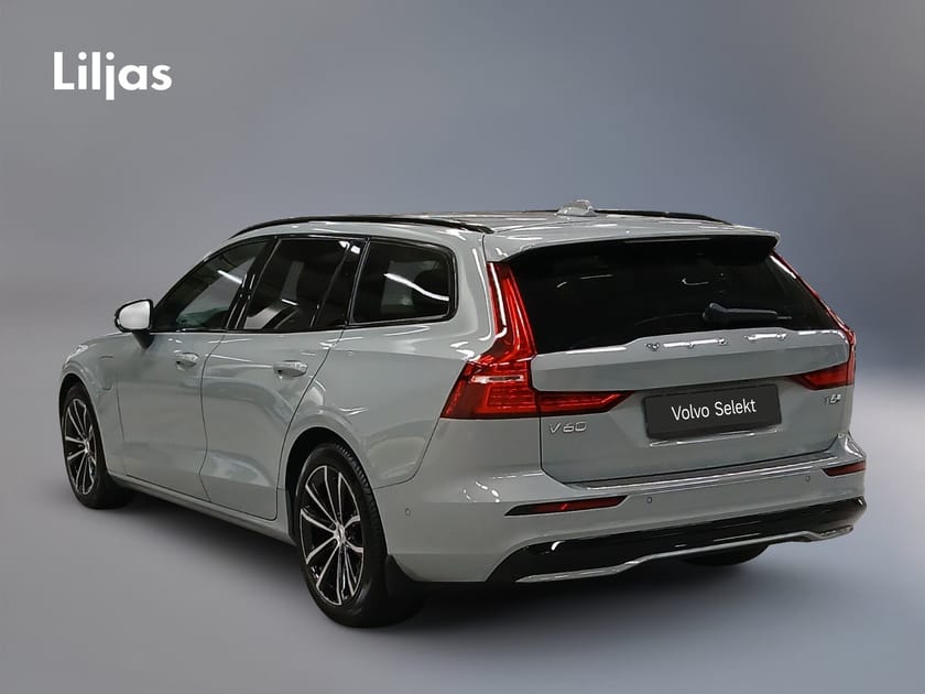 Bild 4 av Volvo V60 T6 AWD Plus Dark Nordic Edition//Drag//360 kamera//